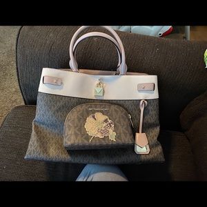 MK GRAMERCY HANDBAG AND JET SET POUCH